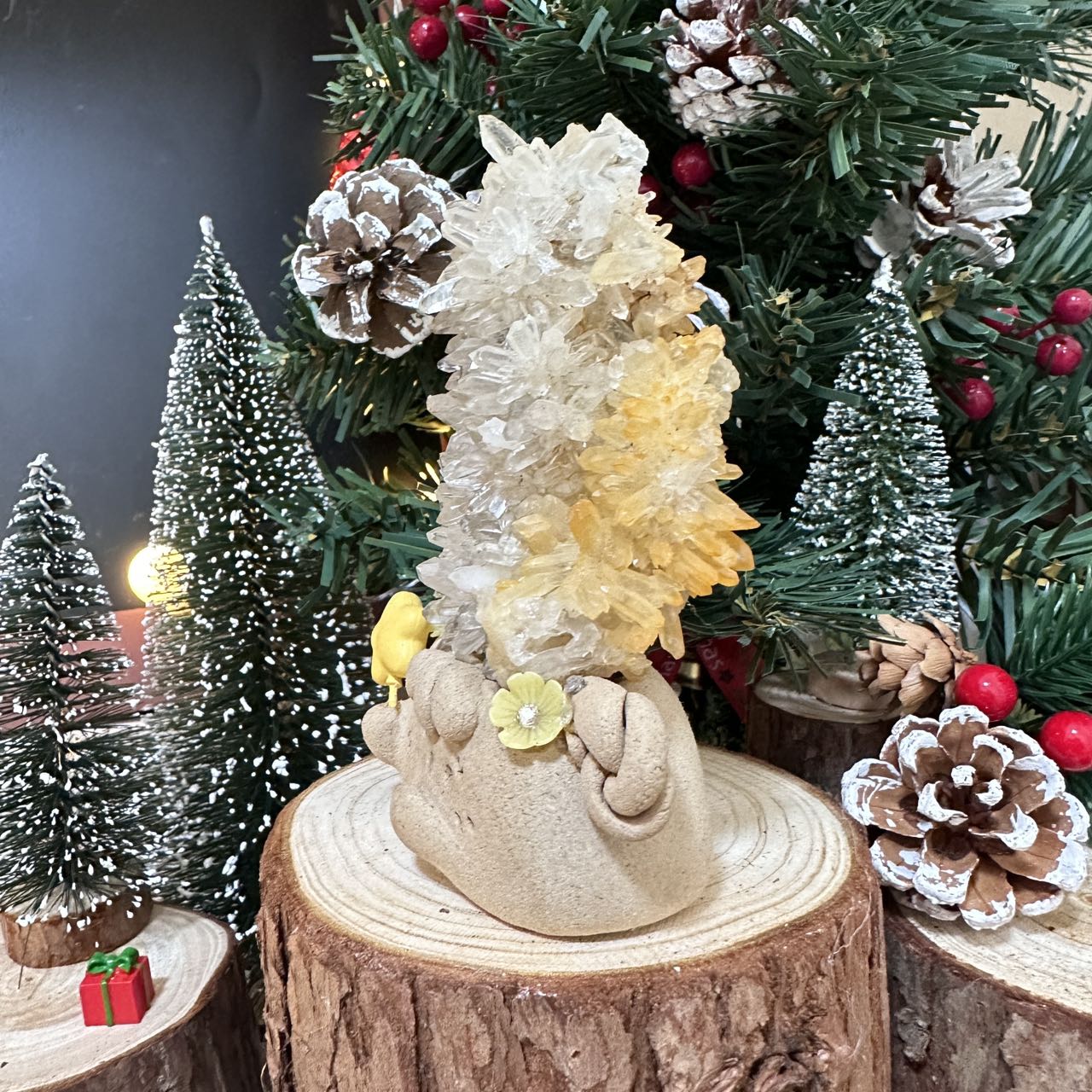 Christmas Wish Star - Yellow and White Chrysanthemum Crystal