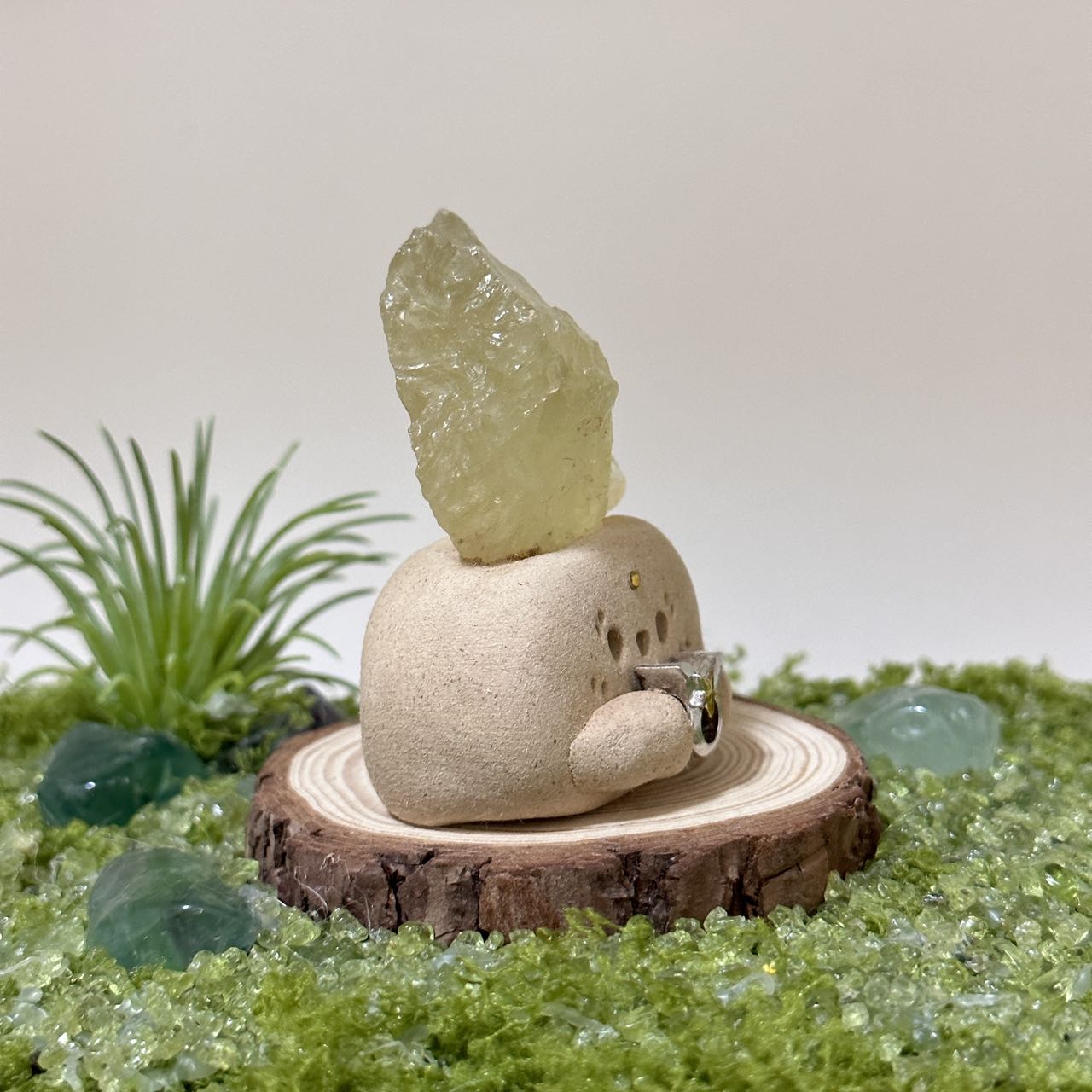 Yellow Crystal Cattle Sign