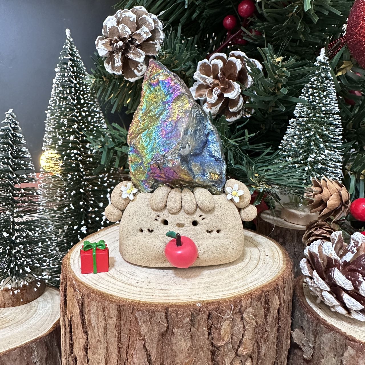 Christmas Apple Girl Electroplated with White Crystal