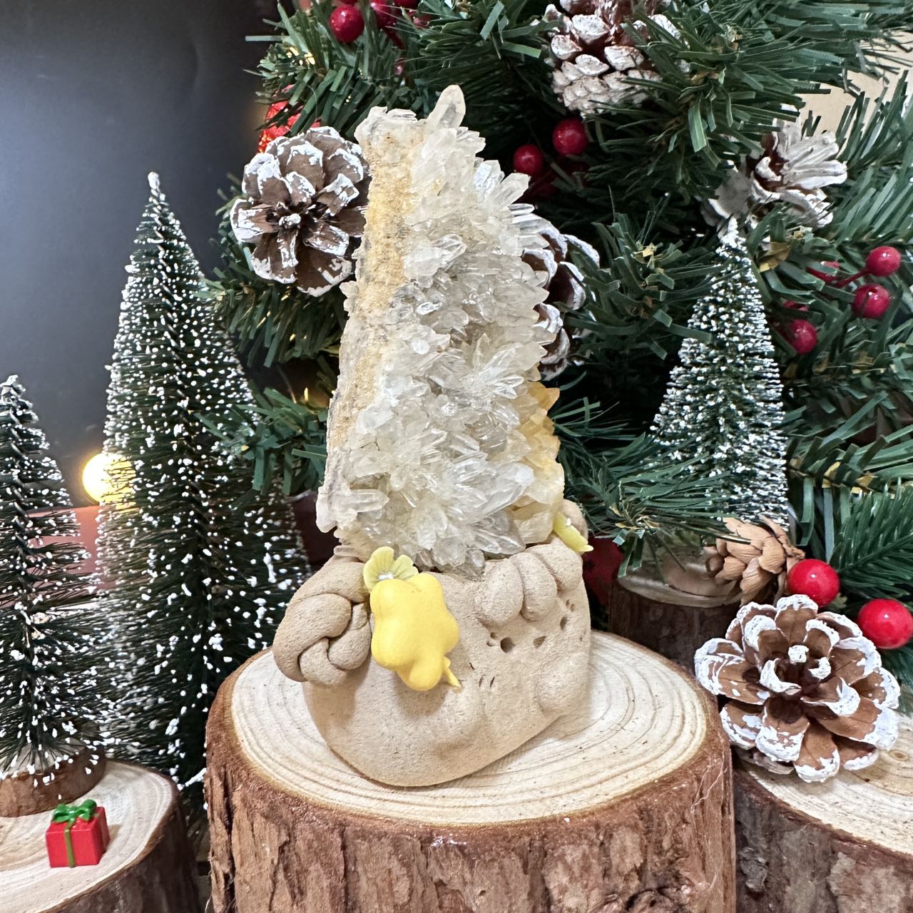 Christmas Wish Star - Yellow and White Chrysanthemum Crystal