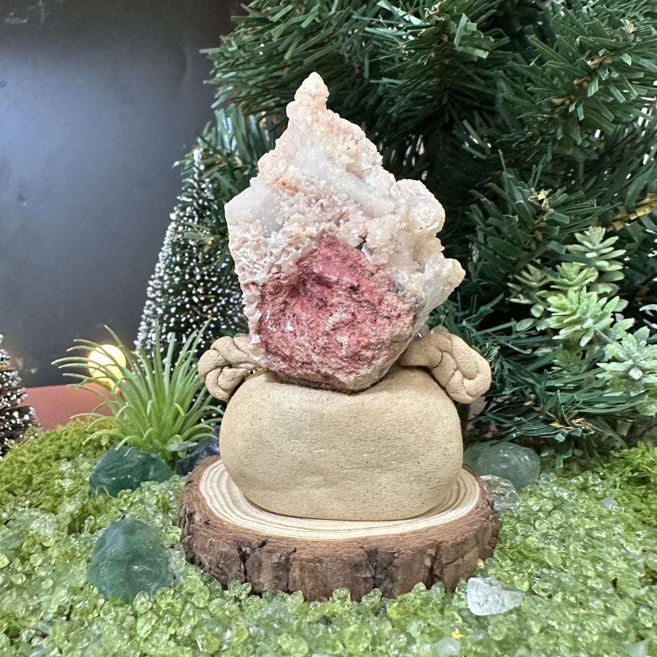 Powdered white crystal