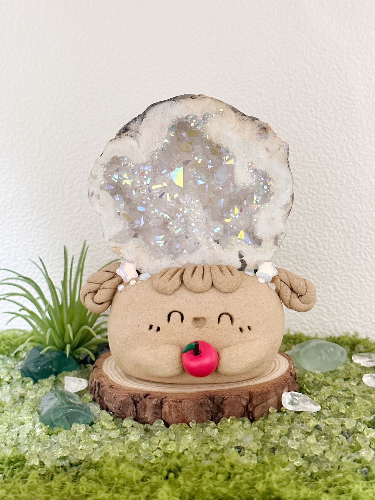 Christmas apple girl - White Crystal Cave