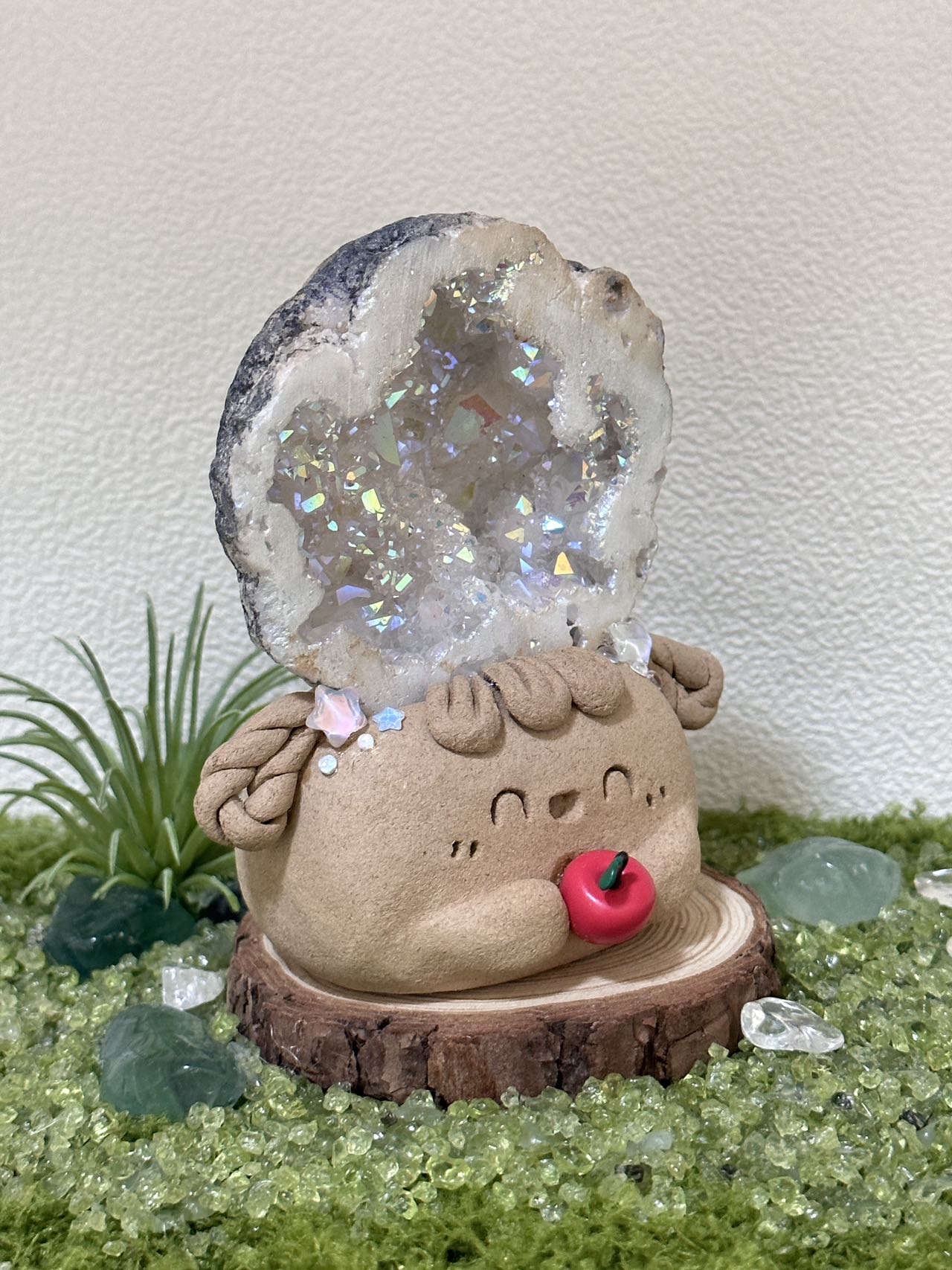 Christmas apple girl - White Crystal Cave